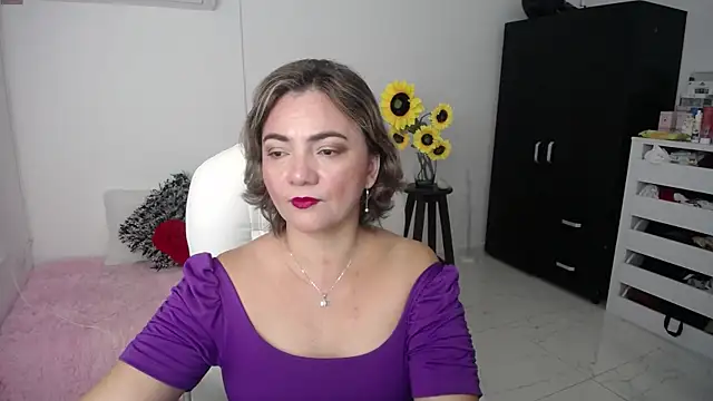 Snapshot of ana_milf chatting on 02-21-25, 11:22 ana milf online show from 02-21-25, 11:22