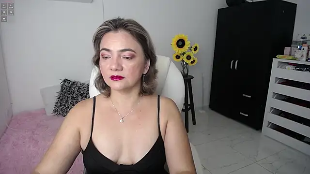 Snapshot of ana_milf chatting on 02-13-25, 10:02 ana milf online show from 02-13-25, 10:02