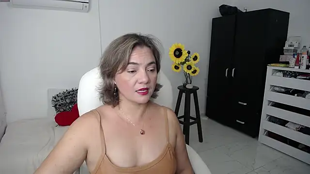 Snapshot of ana_milf chatting on 03-13-25, 07:17 ana milf online show from 03-13-25, 07:17