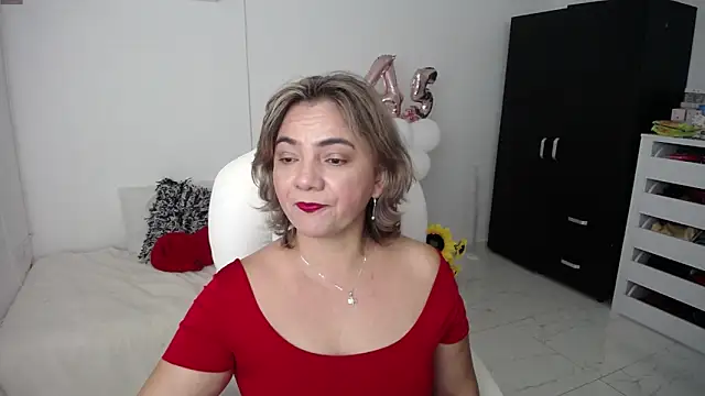 Snapshot of ana_milf chatting on 01-31-25, 12:40 ana milf online show from 01-31-25, 12:40
