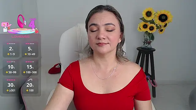 Snapshot of ana_milf chatting on 10-08-25, 02:40 ana milf online show from 10-08-25, 02:40