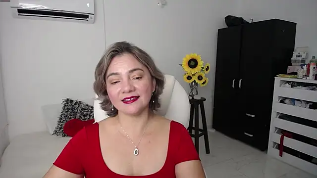 Snapshot of ana_milf chatting on 03-06-25, 11:58 ana milf online show from 03-06-25, 11:58