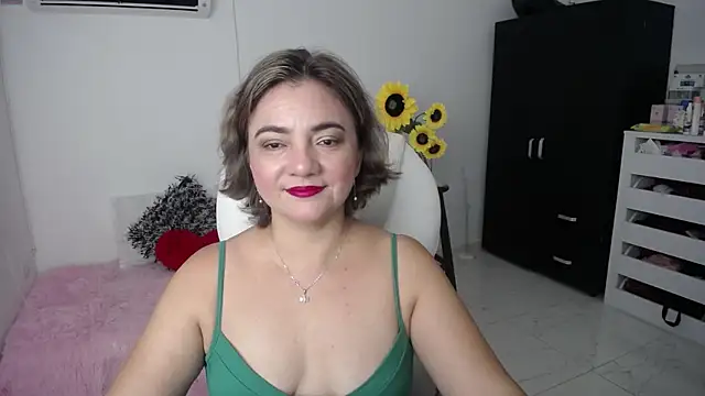 Snapshot of ana_milf chatting on 02-20-25, 11:53 ana milf online show from 02-20-25, 11:53