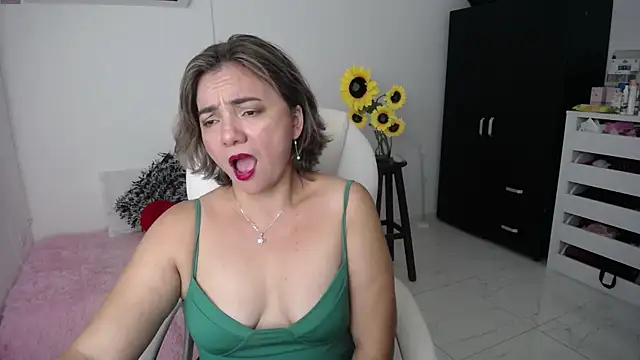 Snapshot of ana_milf chatting on 02-20-25, 02:57 ana milf online show from 02-20-25, 02:57