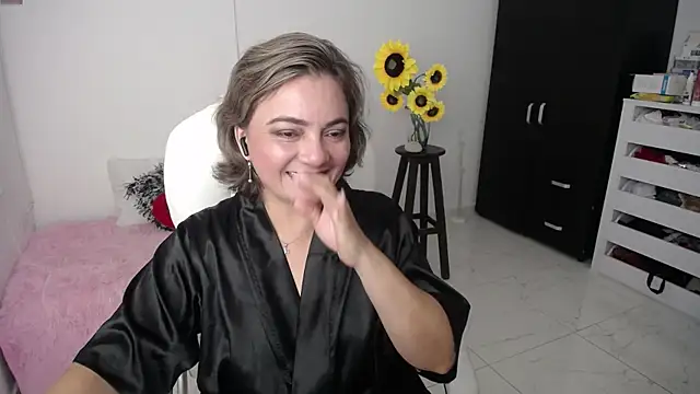 Snapshot of ana_milf chatting on 02-22-25, 10:51 ana milf online show from 02-22-25, 10:51