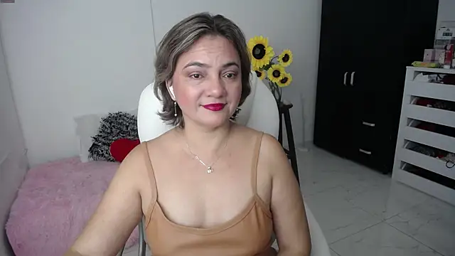Snapshot of ana_milf chatting on 02-17-25, 11:34 ana milf online show from 02-17-25, 11:34
