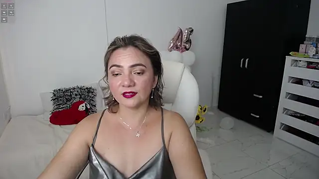 Snapshot of ana_milf chatting on 02-02-25, 10:06 ana milf online show from 02-02-25, 10:06