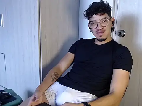 Snapshot of BigDragonBoy chatting on 02-01-26, 09:02 BigDragonBoy online show from 02-01-26, 09:02