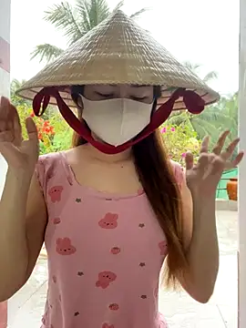 BabyThree  online show from 11-01-25, 08:41