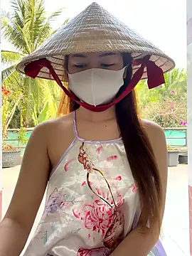 BabyThree  online show from 01-08-26, 08:42