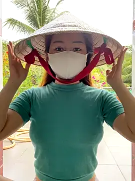 BabyThree  online show from 10-31-25, 08:11