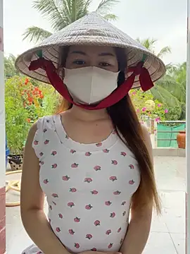 BabyThree  online show from 11-04-25, 09:24