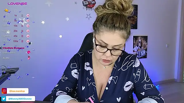 Snapshot of misskaassandraa chatting on 02-27-25, 02:10 misskaassandraa online show from 02-27-25, 02:10