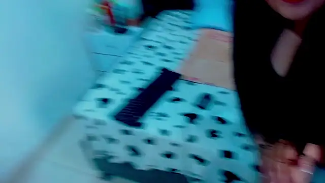 mia xx1 online show from 10-10-25, 03:29