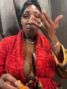 Snapshot of CUMQUEEN-XXX69 chatting on 09-15-25, 12:00 CUMQUEEN-XXX69 online show from 09-15-25, 12:00