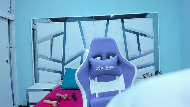 chanel hot 001 online show from 12-04-25, 04:11