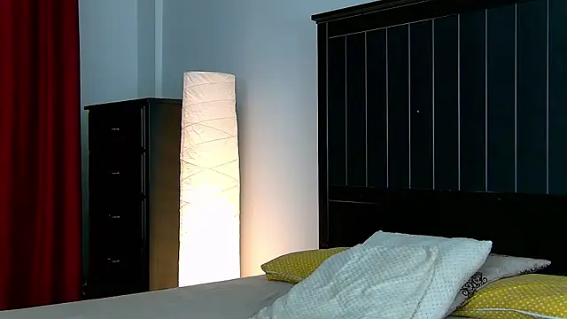 Yanira Muslim online show from 11-26-25, 05:07