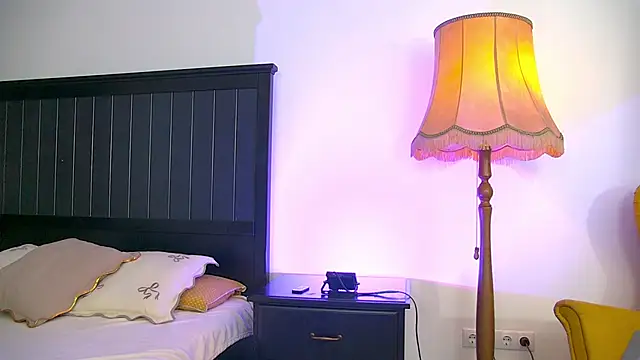 Yanira Muslim online show from 04-12-26, 04:05