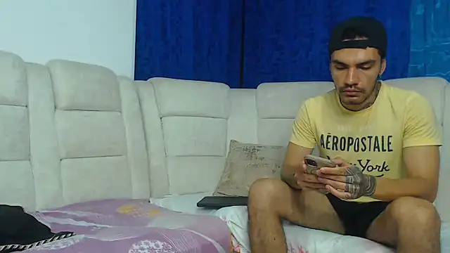 Hot Sharks  online show from 03-03-26, 07:59