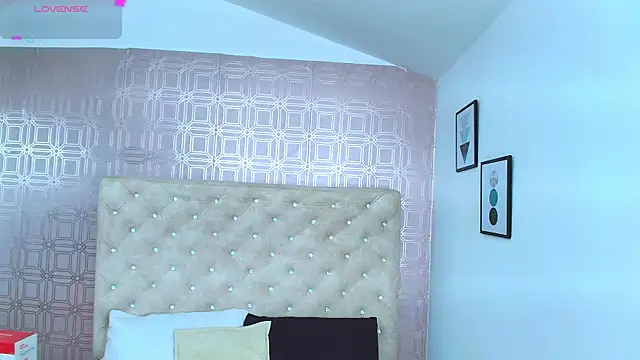 Snapshot of Sara_Desire chatting on 03-07-25, 12:23 Sara Desire online show from 03-07-25, 12:23