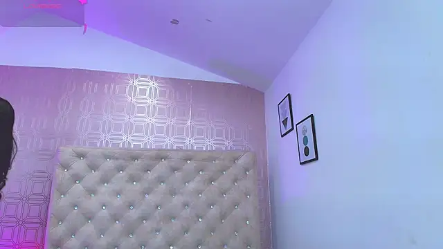 Snapshot of Sara_Desire chatting on 03-17-25, 12:25 Sara Desire online show from 03-17-25, 12:25