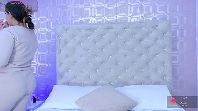 Snapshot of Sara_Desire chatting on 09-14-25, 12:16 Sara Desire online show from 09-14-25, 12:16