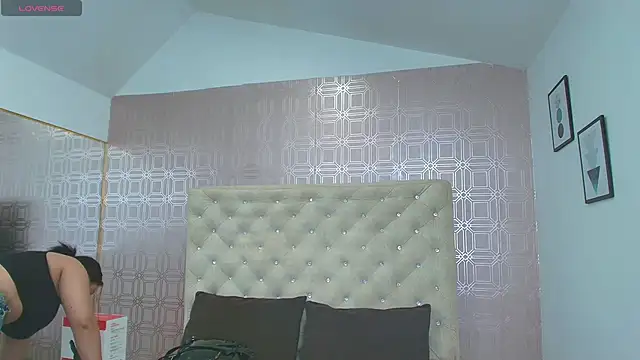 Snapshot of Sara_Desire chatting on 03-20-25, 12:22 Sara Desire online show from 03-20-25, 12:22