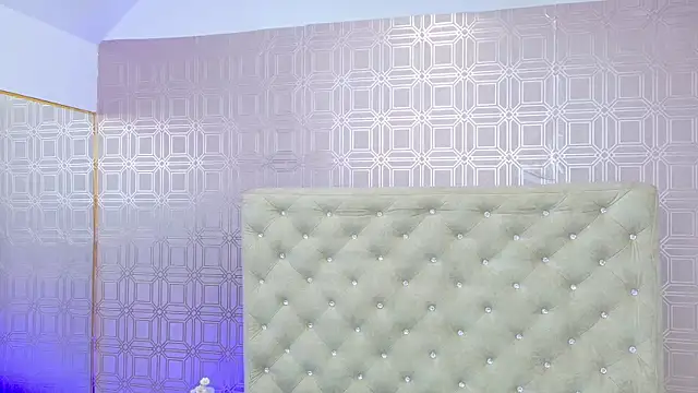 Snapshot of Sara_Desire chatting on 09-20-25, 12:10 Sara Desire online show from 09-20-25, 12:10