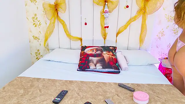 Sara Desire online show from 12-21-25, 12:29