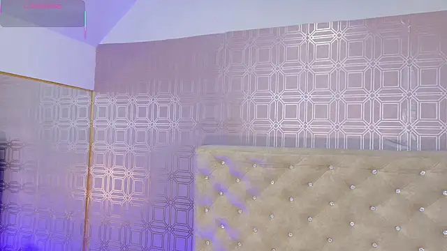 Snapshot of Sara_Desire chatting on 09-10-25, 03:33 Sara Desire online show from 09-10-25, 03:33