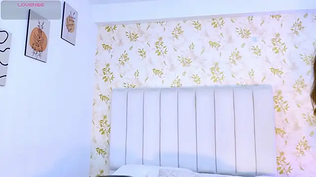 Sara Desire online show from 01-15-26, 12:19