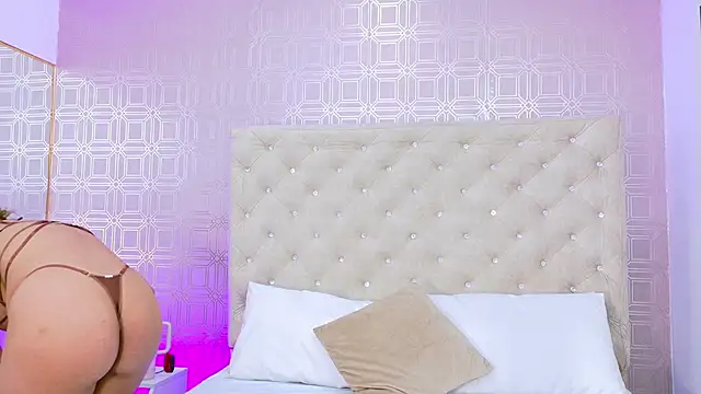 Snapshot of Sara_Desire chatting on 09-12-25, 12:16 Sara Desire online show from 09-12-25, 12:16