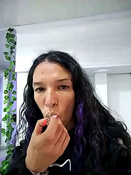 rebekka simpson online show from 12-21-25, 07:59