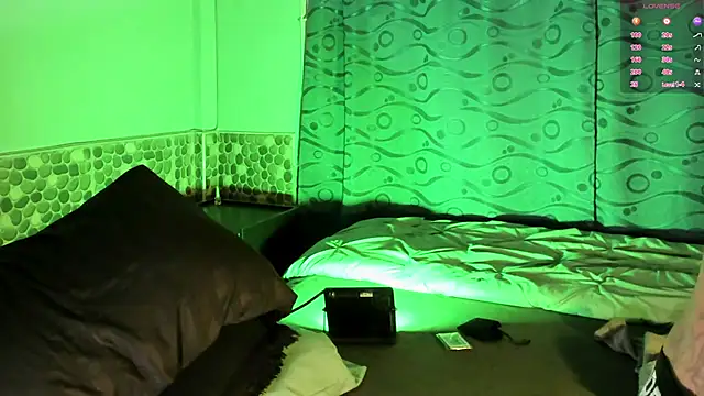 Snapshot of Teo_skinny chatting on 02-13-25, 06:26 Teo skinny online show from 02-13-25, 06:26