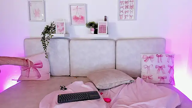 Malka Burning online show from 10-24-25, 07:13