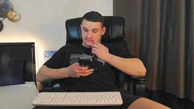 Snapshot of TImLids chatting on 02-03-25, 01:09 TImLids online show from 02-03-25, 01:09