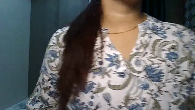 Snapshot of sparkling_queen chatting on 07-17-26, 05:59 sparkling queen online show from 07-17-26, 05:59