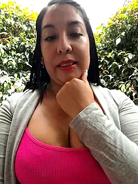 Bella keny online show from 11-18-25, 07:06