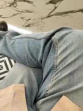 A man in public online show from 10-13-25, 12:51