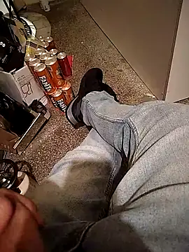 A man in public online show from 10-17-25, 11:45