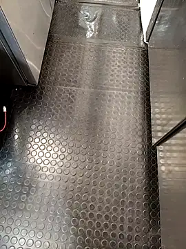 A man in public online show from 09-27-25, 02:23