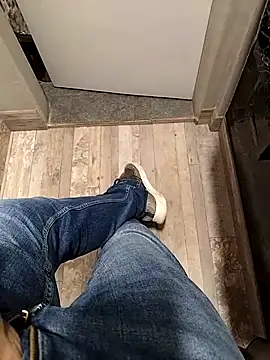 A man in public online show from 11-21-25, 09:03