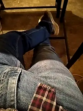 A man in public online show from 02-25-26, 11:43