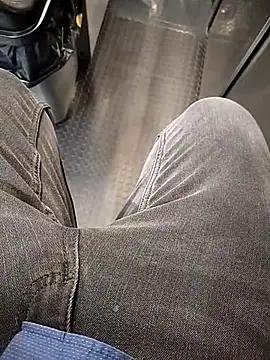 A man in public online show from 02-16-26, 02:48