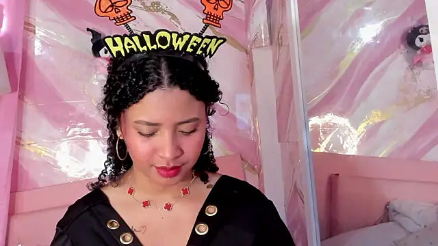 JessyZoe online show from 10-28-25, 03:55