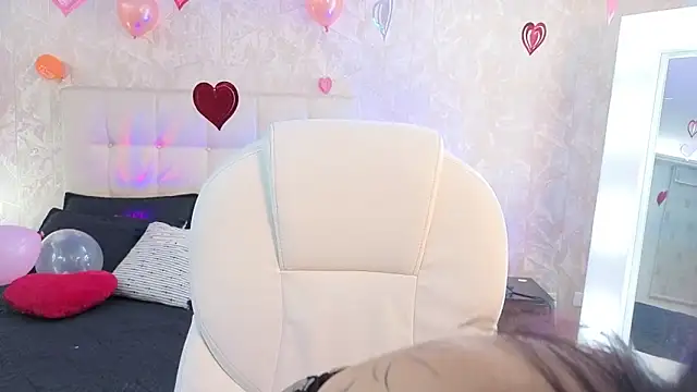 cute hollywood online show from 02-23-26, 09:04