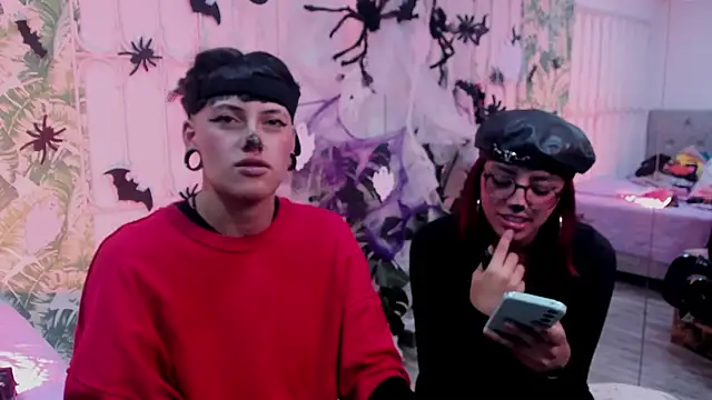 cute hollywood online show from 10-31-25, 05:42