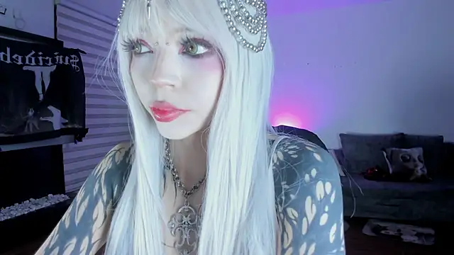 Snapshot of SophieHill_gh chatting on 07-03-26, 12:39 SophieHill gh online show from 07-03-26, 12:39