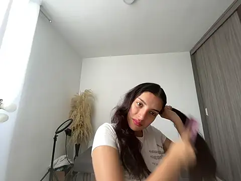 dakota le online show from 06-25-26, 01:49
