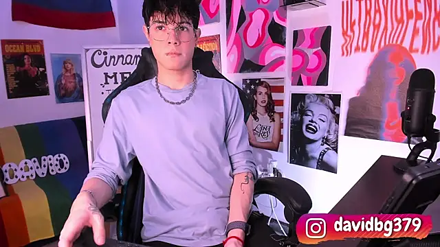 Snapshot of cinnamon_boyxxx chatting on 03-18-25, 01:13 cinnamon boyxxx online show from 03-18-25, 01:13